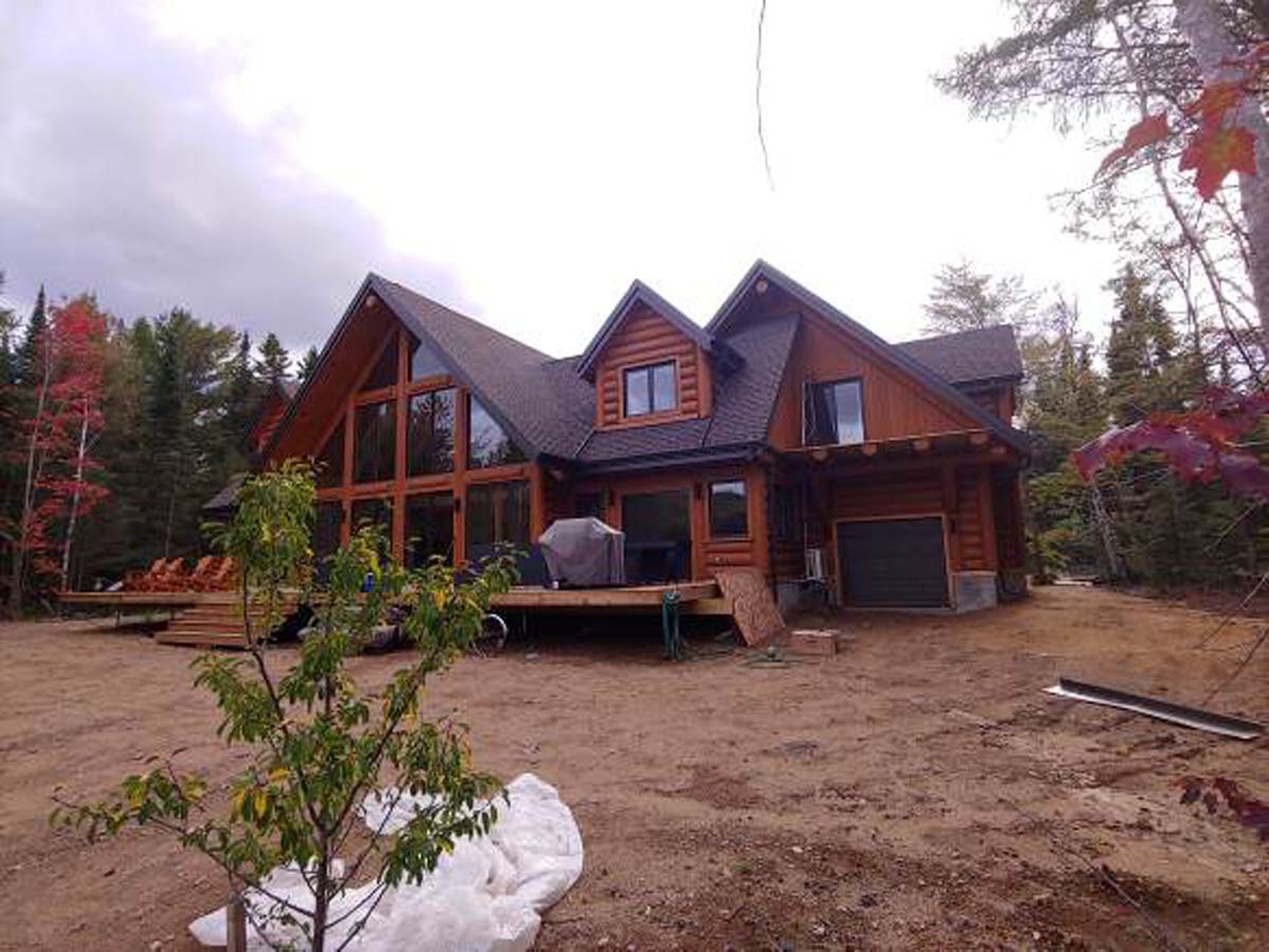 Log Cabin and Chalet Kits