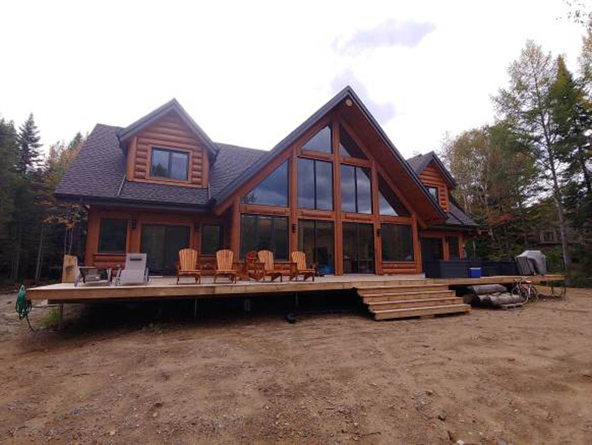 Log Cabin and Chalet Kits