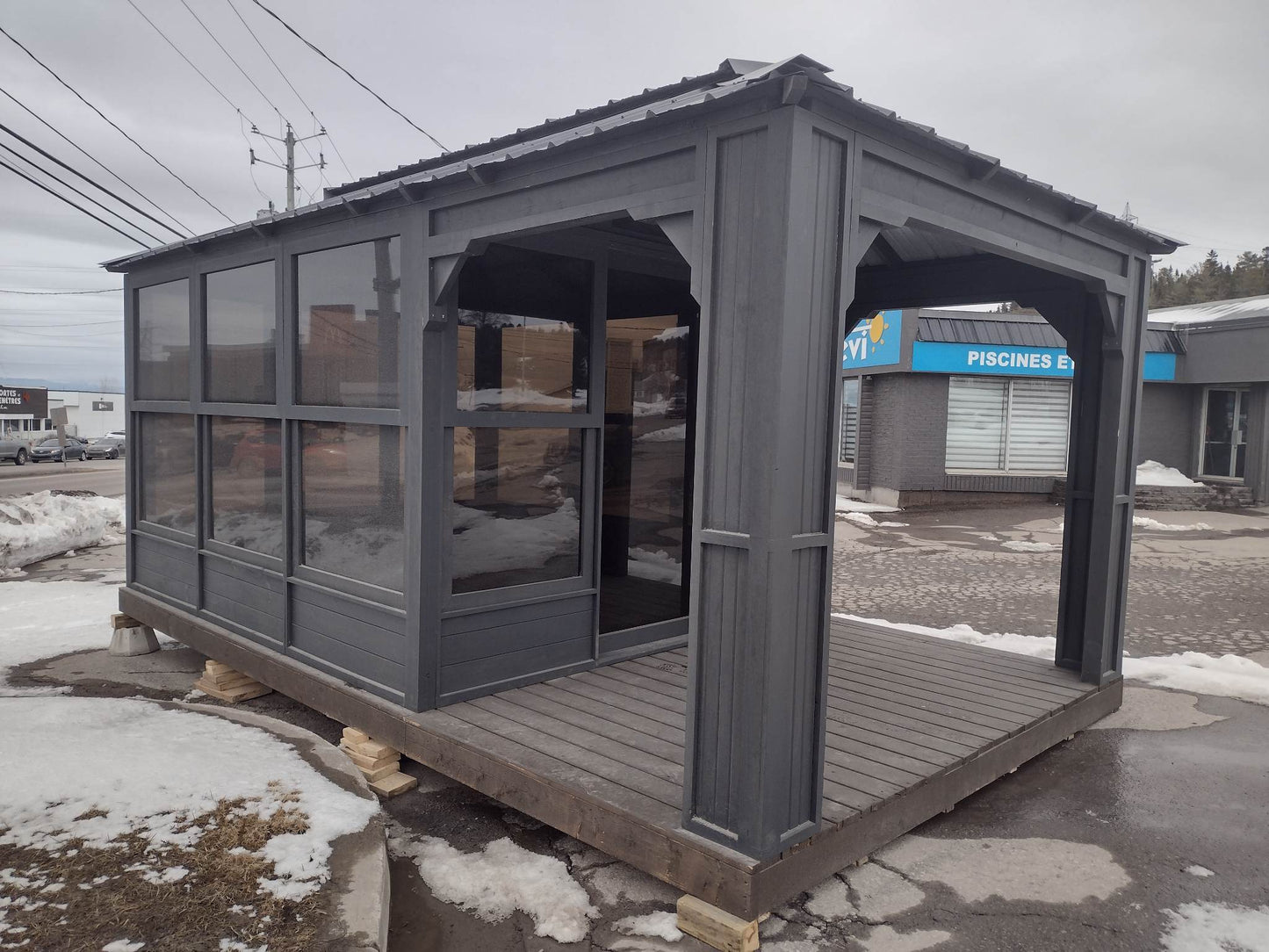 Hybrid Gazebo